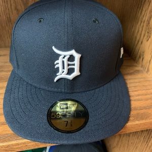 Detroit Tigers Fitted Hat 7 3/8 (Home Cap)